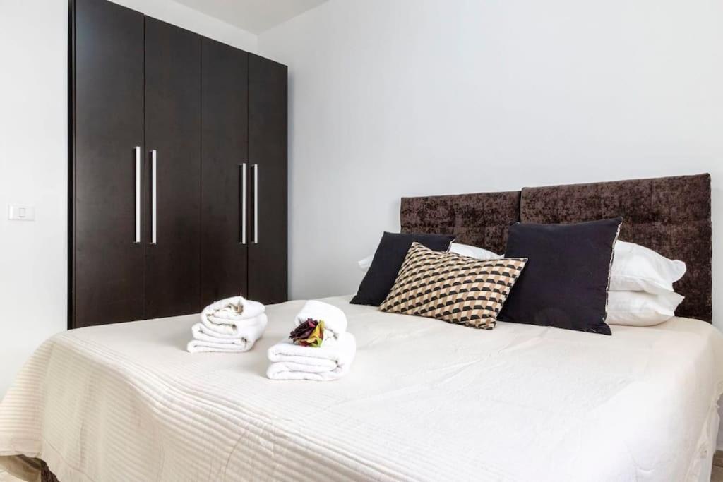 Luxury 3 Bedroom Apt, Harav Kook7 Jeruzsálem Kültér fotó