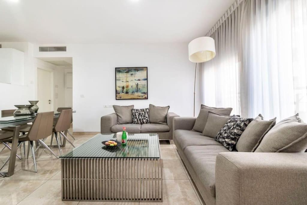 Luxury 3 Bedroom Apt, Harav Kook7 Jeruzsálem Kültér fotó