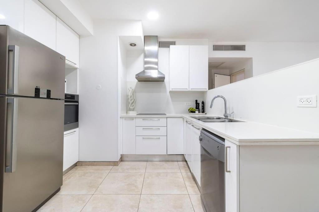 Luxury 3 Bedroom Apt, Harav Kook7 Jeruzsálem Kültér fotó